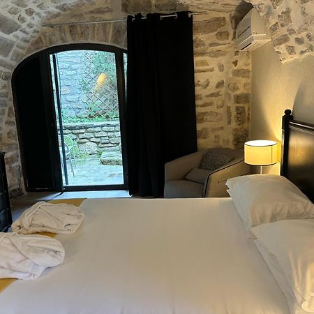 La Maison Des Vendangeurs - Table D'Hotes Le Soir Du Jeudi Au Dimanche- Jacuzzi - Balneo Spa - Acces Piscine Pour Toutes Les Chambres Sauf Studio Coquet- Piscine De Mai A Mi-Octobre Martignargues Exteriör bild