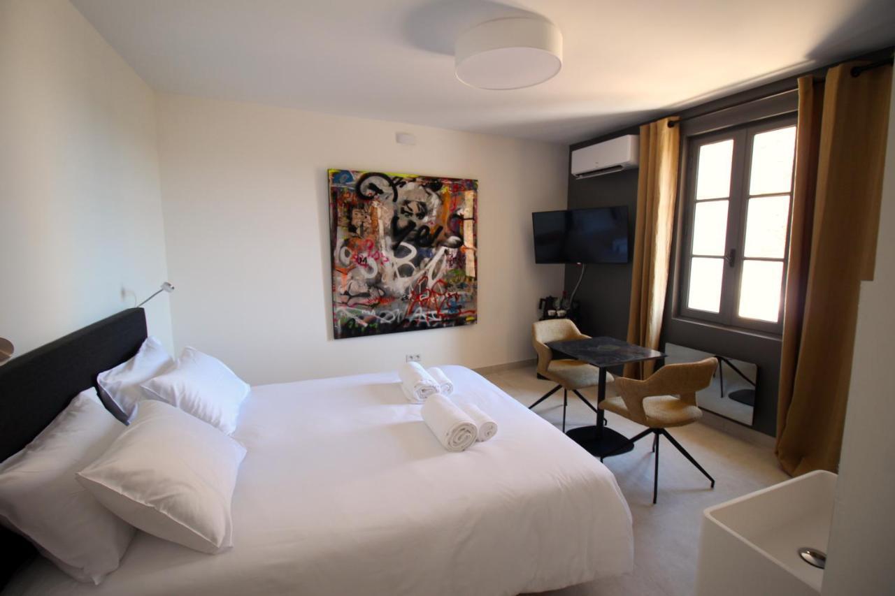 La Maison Des Vendangeurs - Table D'Hotes Le Soir Du Jeudi Au Dimanche- Jacuzzi - Balneo Spa - Acces Piscine Pour Toutes Les Chambres Sauf Studio Coquet- Piscine De Mai A Mi-Octobre Martignargues Exteriör bild