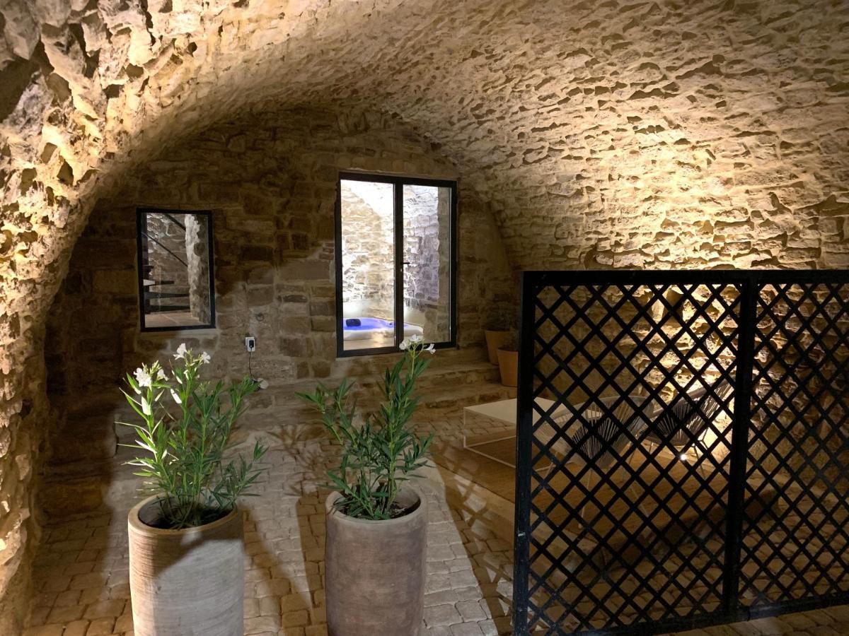 La Maison Des Vendangeurs - Table D'Hotes Le Soir Du Jeudi Au Dimanche- Jacuzzi - Balneo Spa - Acces Piscine Pour Toutes Les Chambres Sauf Studio Coquet- Piscine De Mai A Mi-Octobre Martignargues Exteriör bild
