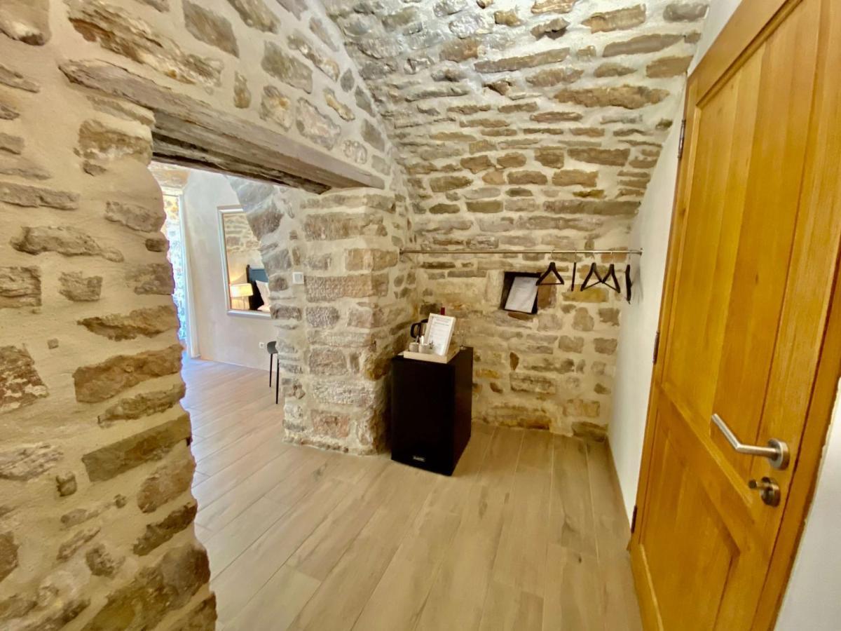 La Maison Des Vendangeurs - Table D'Hotes Le Soir Du Jeudi Au Dimanche- Jacuzzi - Balneo Spa - Acces Piscine Pour Toutes Les Chambres Sauf Studio Coquet- Piscine De Mai A Mi-Octobre Martignargues Exteriör bild