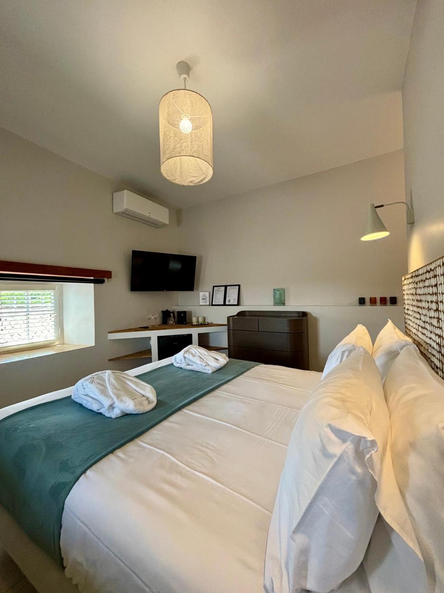La Maison Des Vendangeurs - Table D'Hotes Le Soir Du Jeudi Au Dimanche- Jacuzzi - Balneo Spa - Acces Piscine Pour Toutes Les Chambres Sauf Studio Coquet- Piscine De Mai A Mi-Octobre Martignargues Exteriör bild