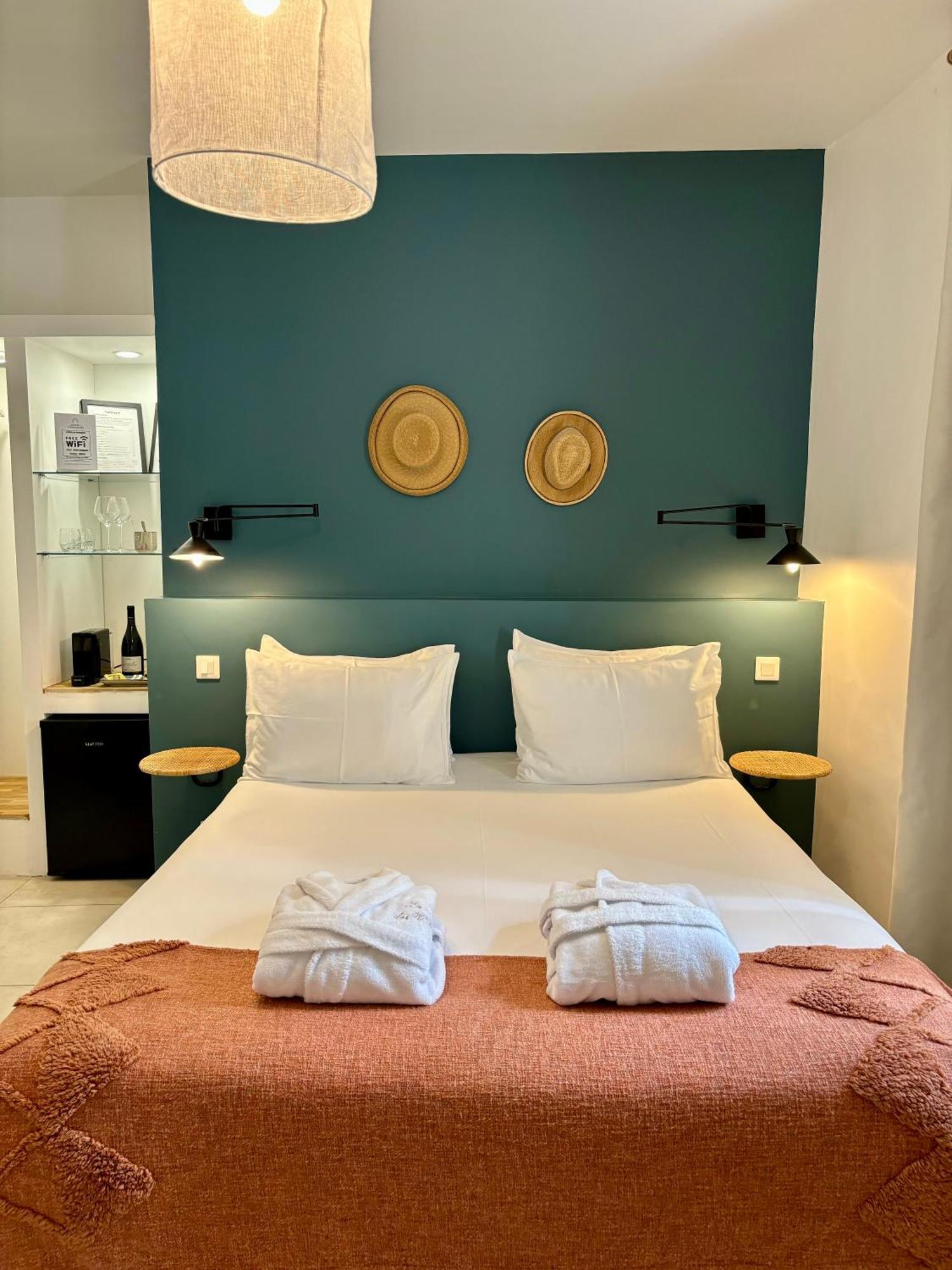 La Maison Des Vendangeurs - Table D'Hotes Le Soir Du Jeudi Au Dimanche- Jacuzzi - Balneo Spa - Acces Piscine Pour Toutes Les Chambres Sauf Studio Coquet- Piscine De Mai A Mi-Octobre Martignargues Exteriör bild