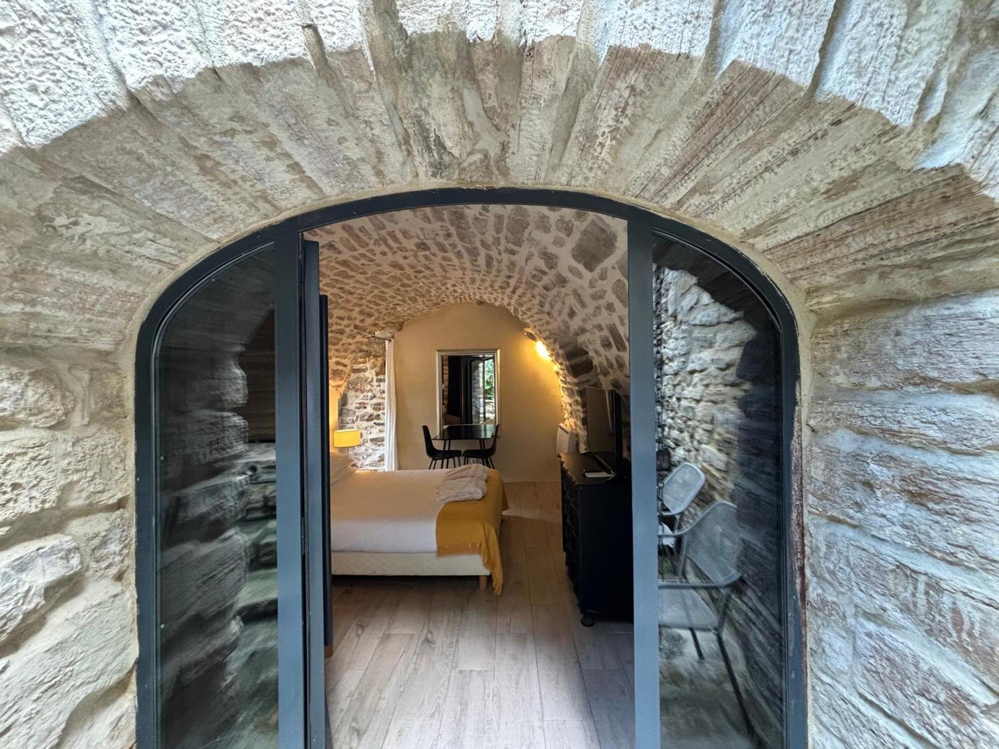 La Maison Des Vendangeurs - Table D'Hotes Le Soir Du Jeudi Au Dimanche- Jacuzzi - Balneo Spa - Acces Piscine Pour Toutes Les Chambres Sauf Studio Coquet- Piscine De Mai A Mi-Octobre Martignargues Exteriör bild