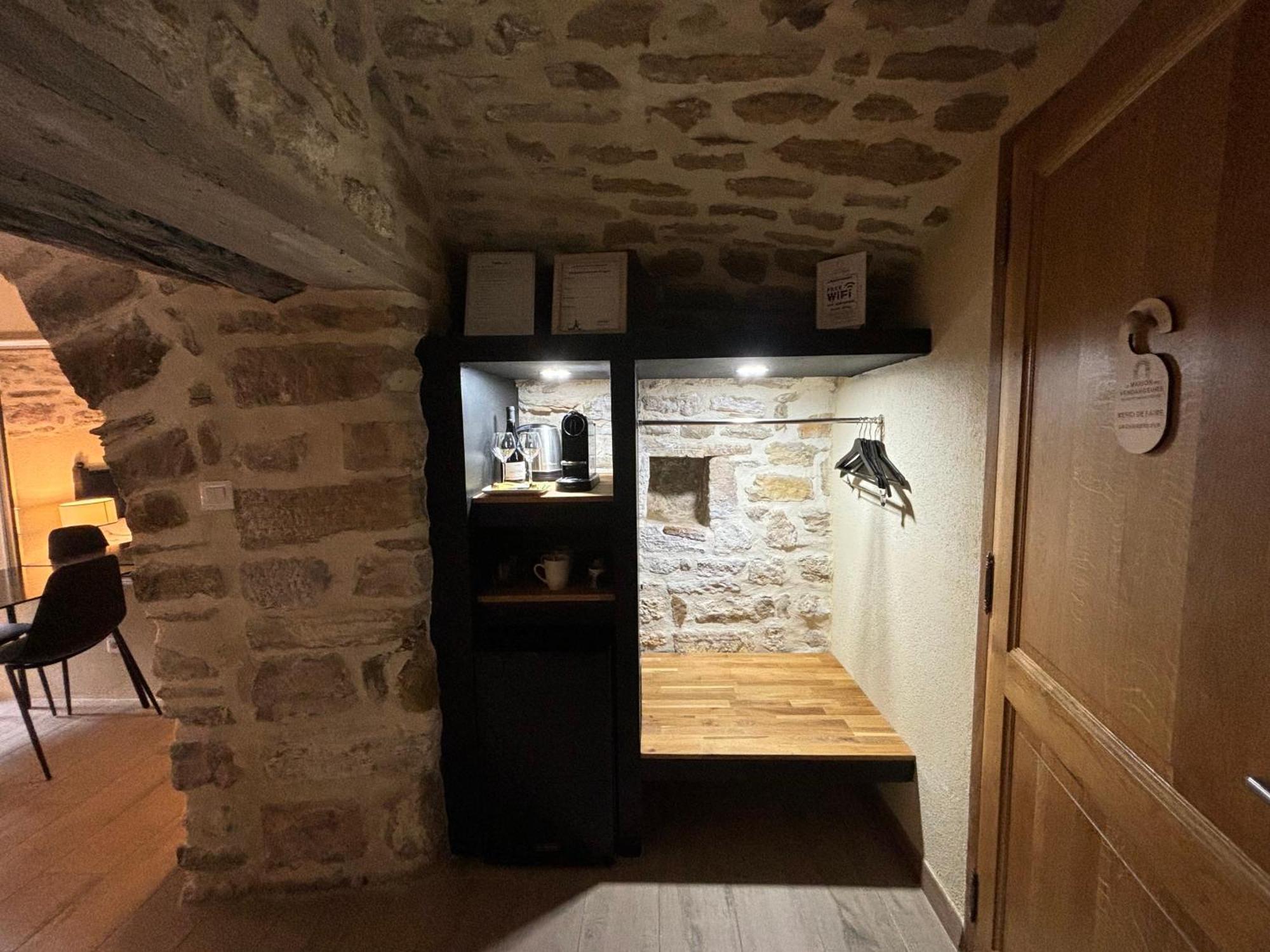 La Maison Des Vendangeurs - Table D'Hotes Le Soir Du Jeudi Au Dimanche- Jacuzzi - Balneo Spa - Acces Piscine Pour Toutes Les Chambres Sauf Studio Coquet- Piscine De Mai A Mi-Octobre Martignargues Exteriör bild